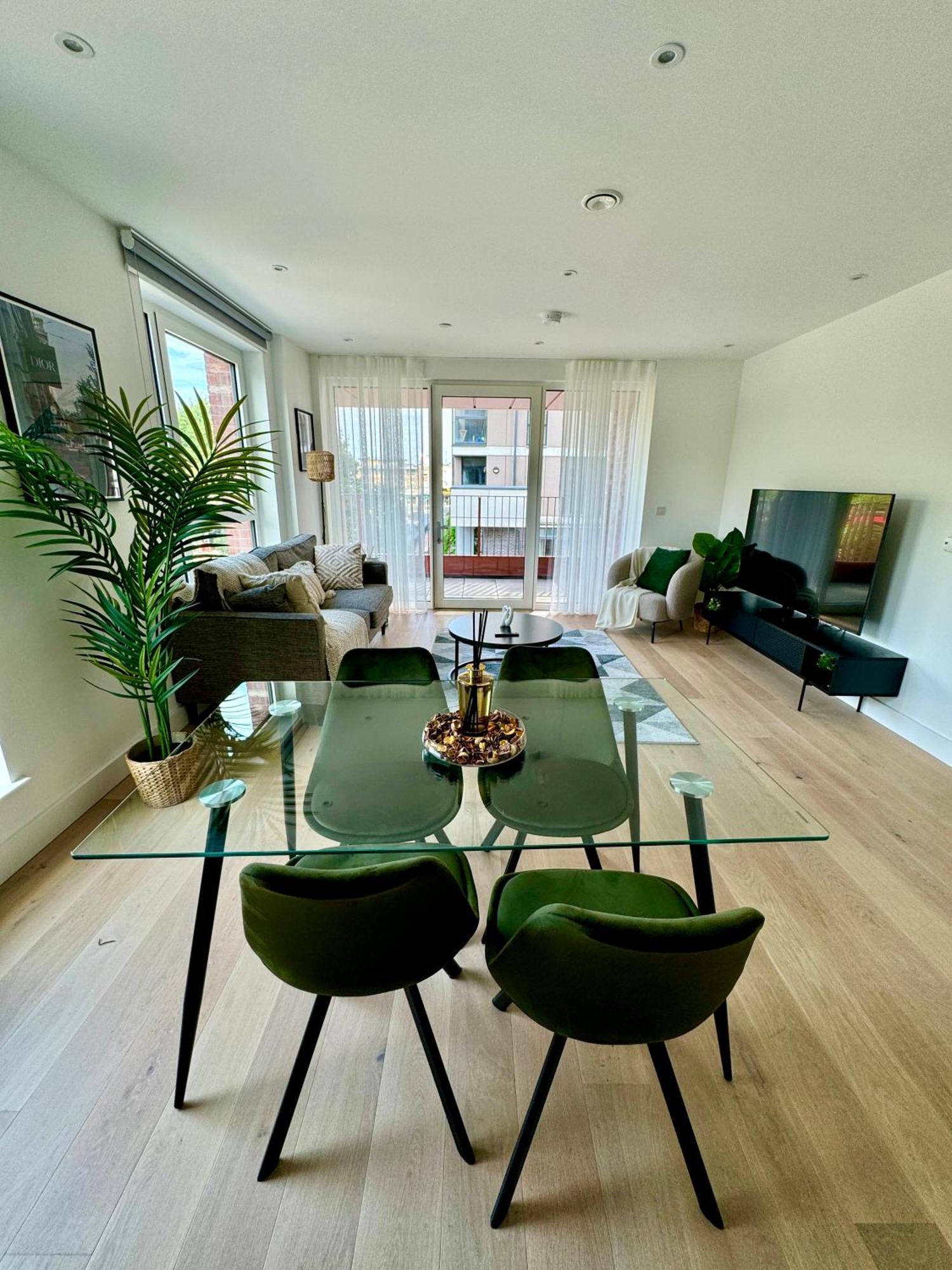 Amazing In Canary Wharf Two Bedroom Appartement Londen