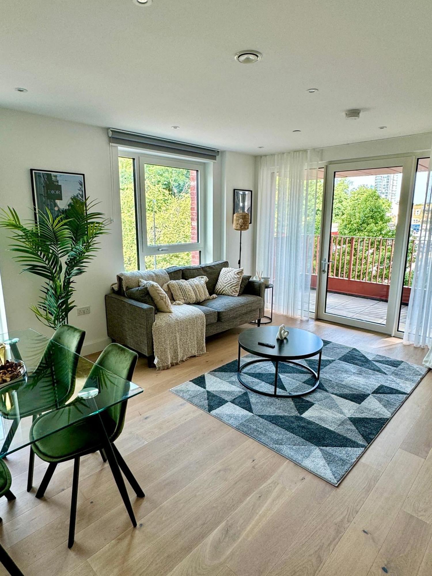 Amazing In Canary Wharf Two Bedroom * Londen